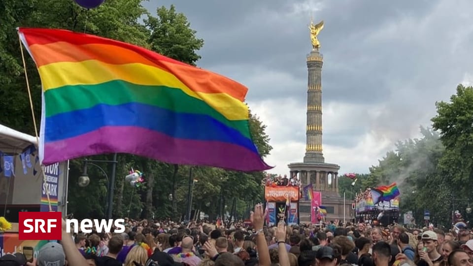 Regen Sonne Regenbogen Hunderttausende Feiern Den Christopher