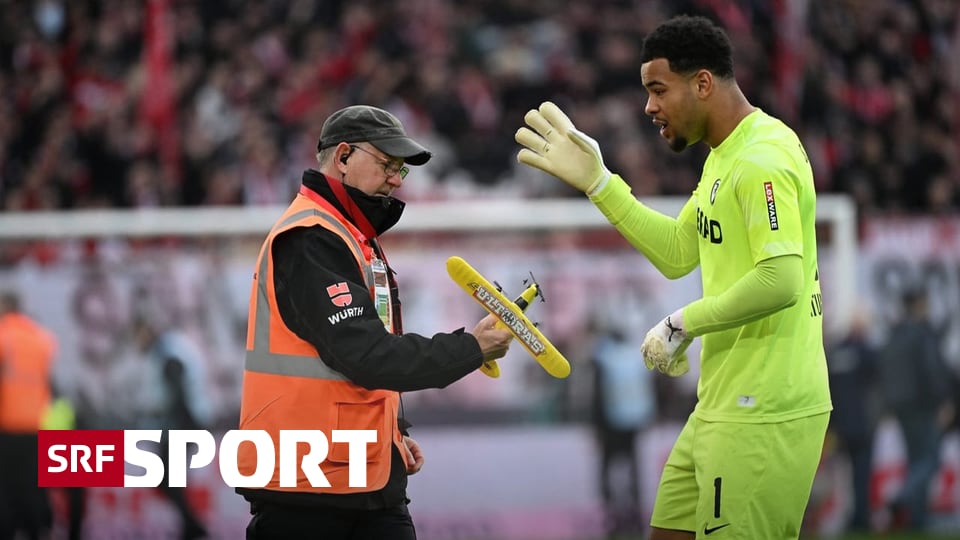 Fussball Bilder Vom Wochenende Ein Flugplatz In Freiburg Und Eine