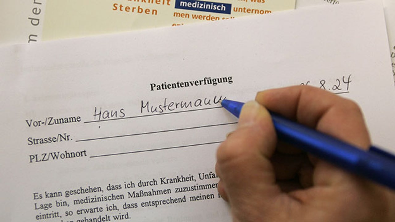 Patientenverfügung mit Hausarzt ausfüllen - Ratgeber - SRF