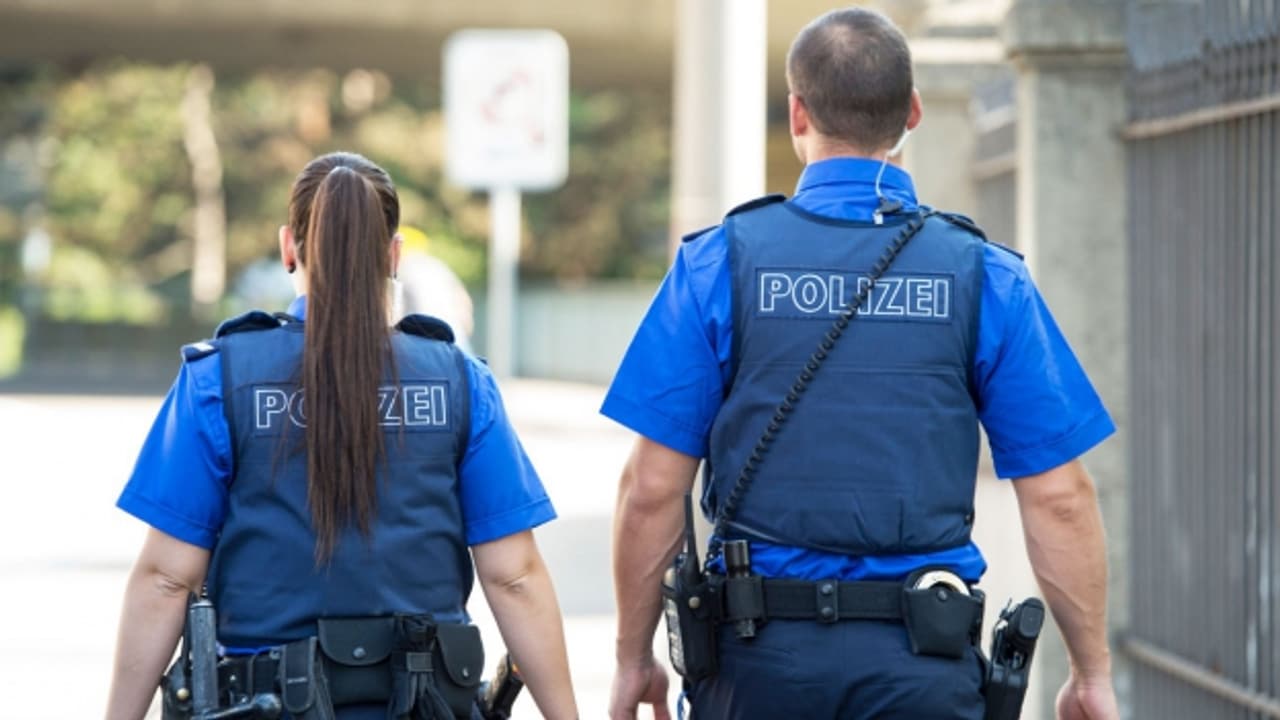 Ohr zurück Unterwegs mit der Polizei Kontext SRF