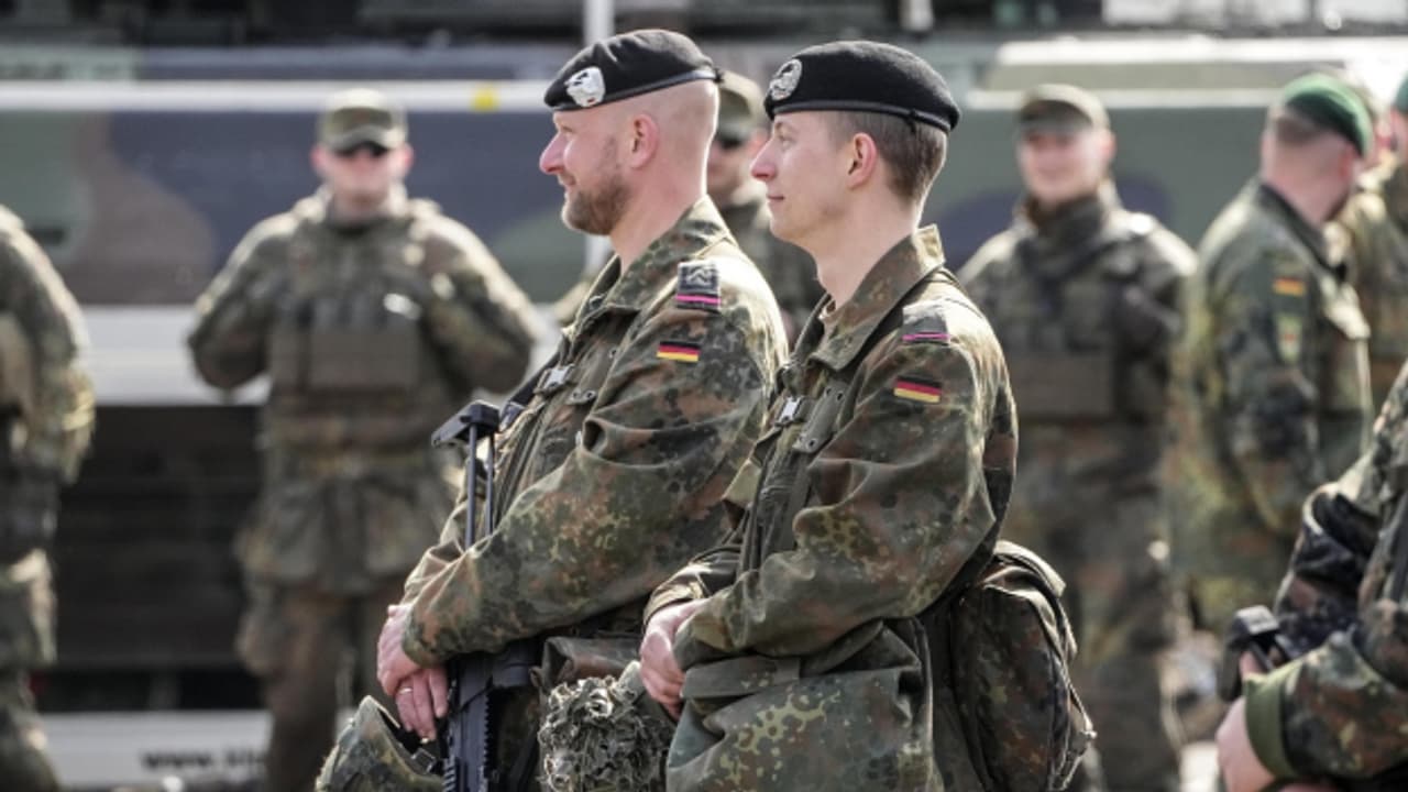 Zeitenwende Bei Der Bundeswehr - Echo Der Zeit - SRF