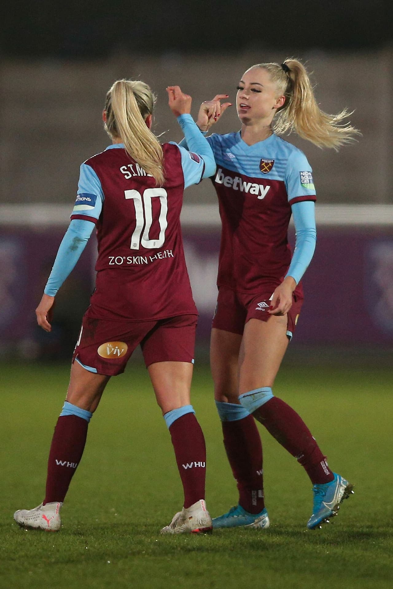 Alisha Lehmann West Ham photo