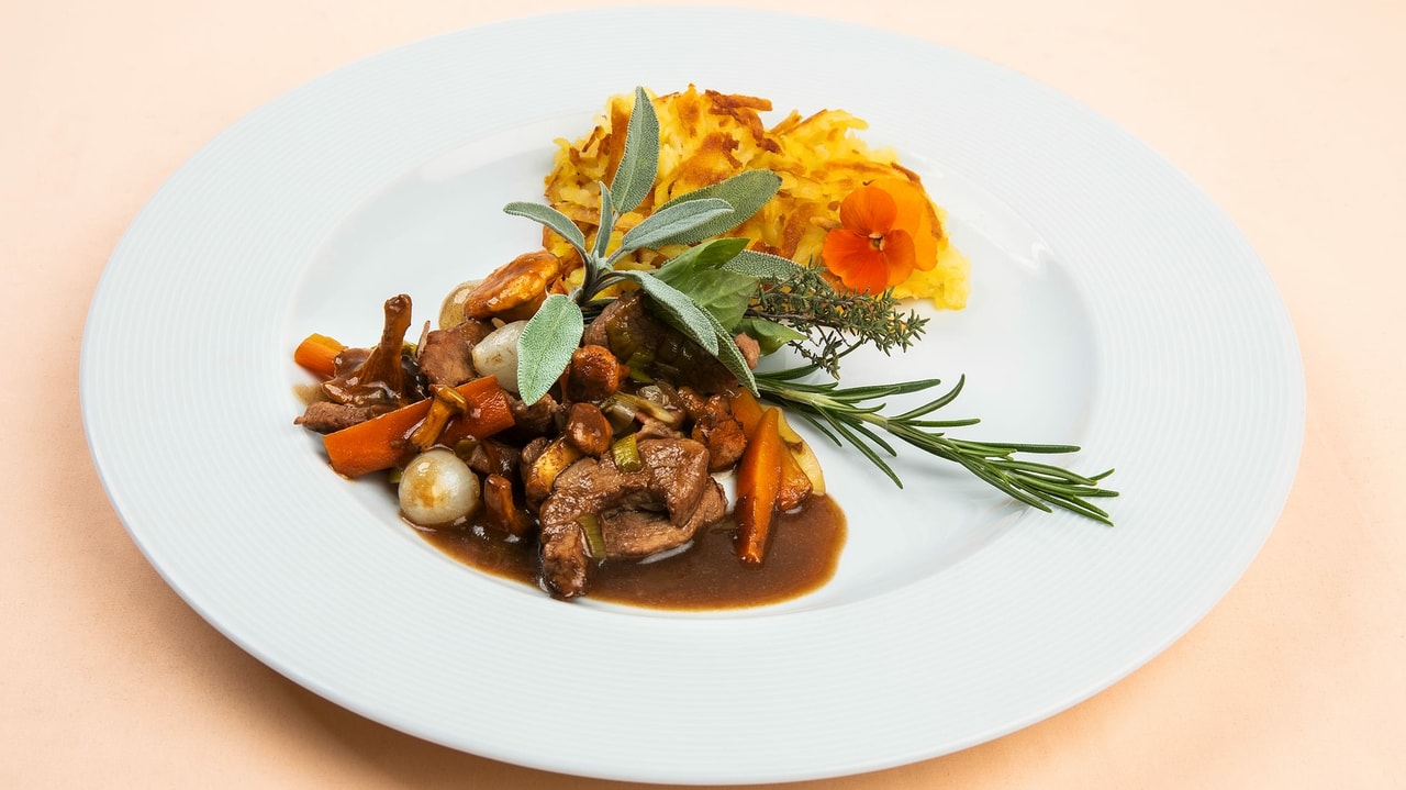 Rezepte 2019 - Schweinsgeschnetzeltes Jägerart mit Rösti Bild