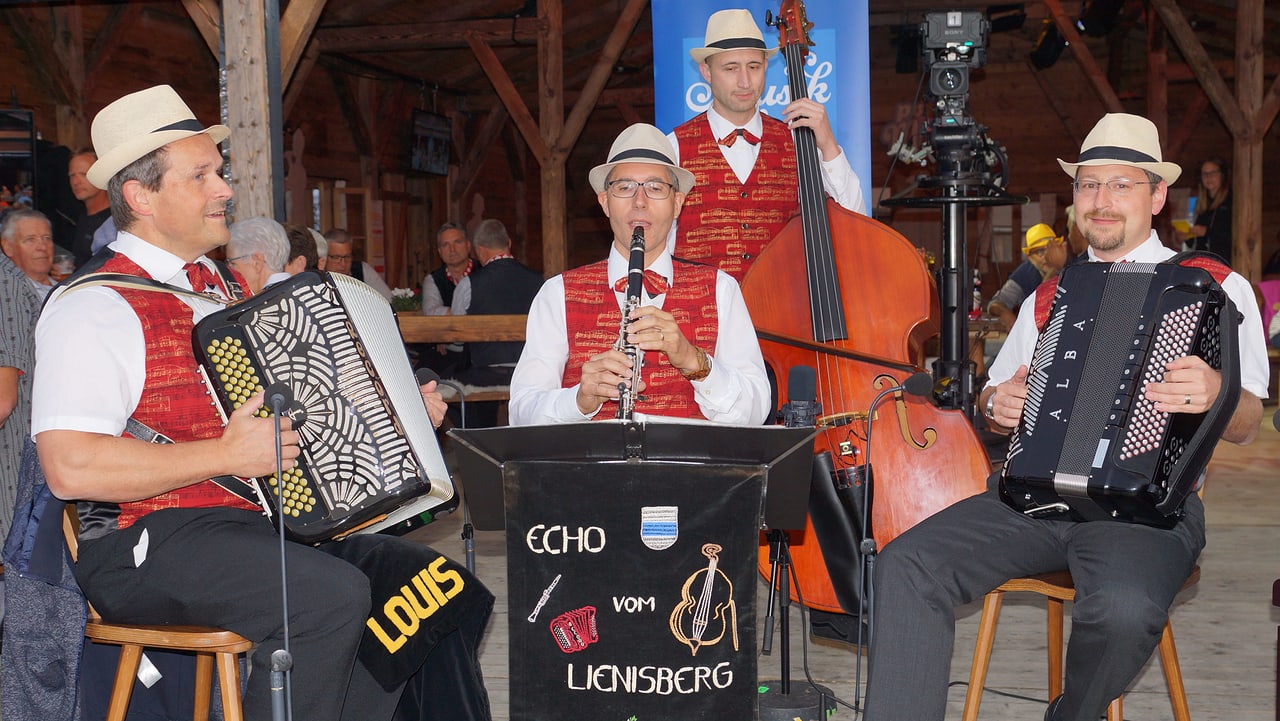 Volksmusik live! Mit «Zoogänam Boogä» am Schwingfest