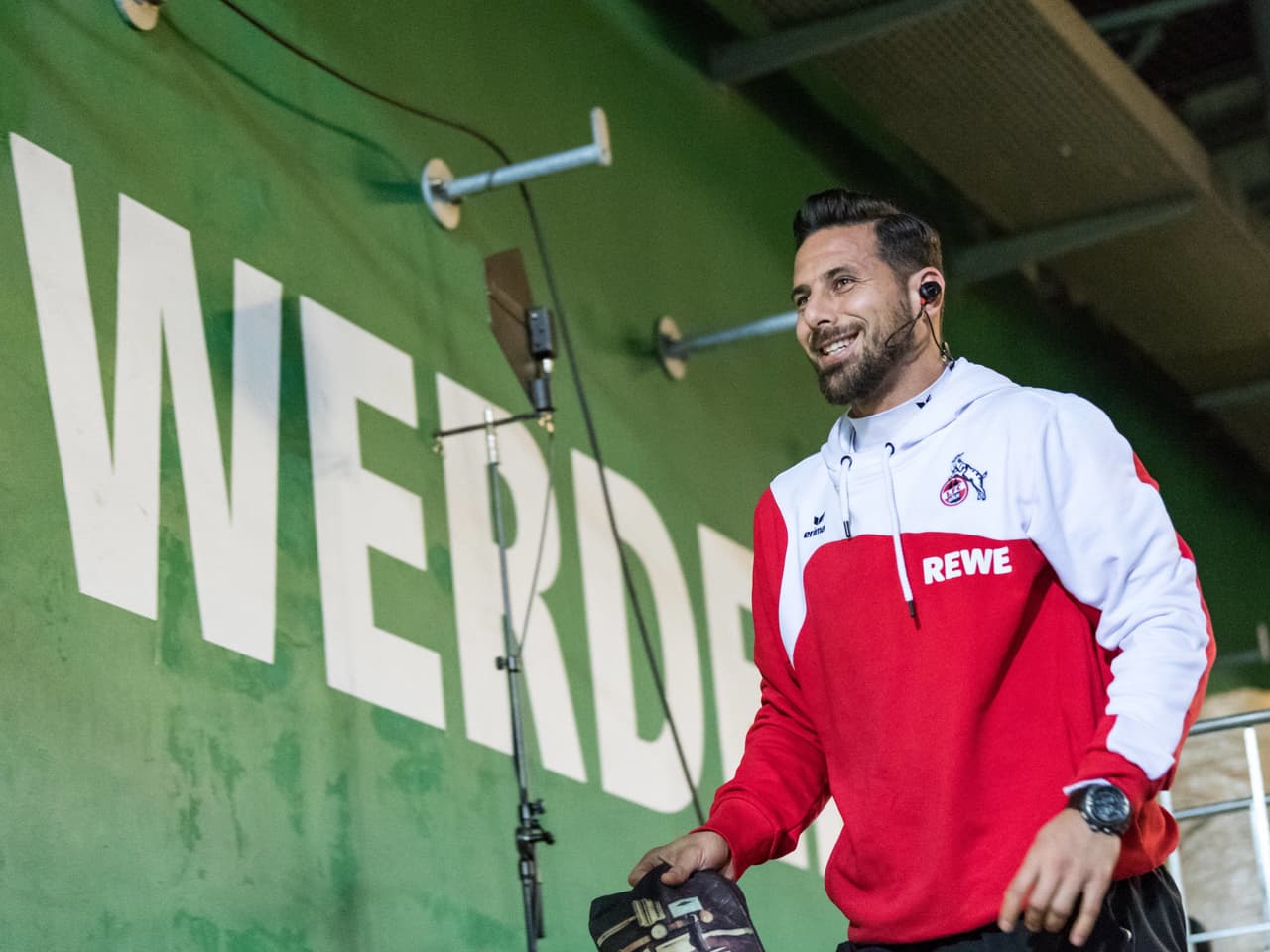 FussballNews Oldie Pizarro kehrt zu Werder Bremen