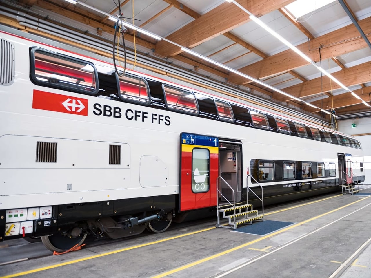 SBB Macht Aus Alt Neu - So Sehen Die Modernisierten Doppelstock-Züge ...