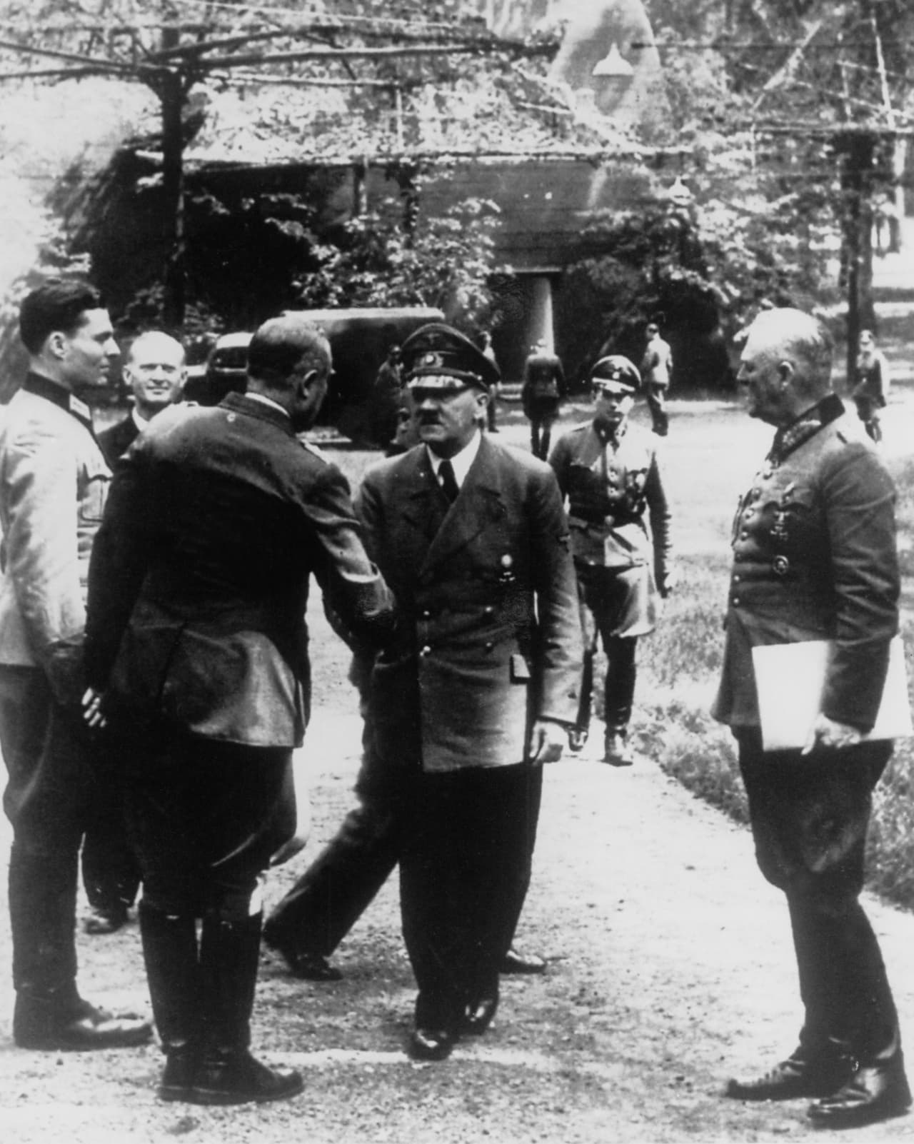 Hitler-Attentat vor 75 Jahren - Für Stauffenbergs Attentat auf den ...