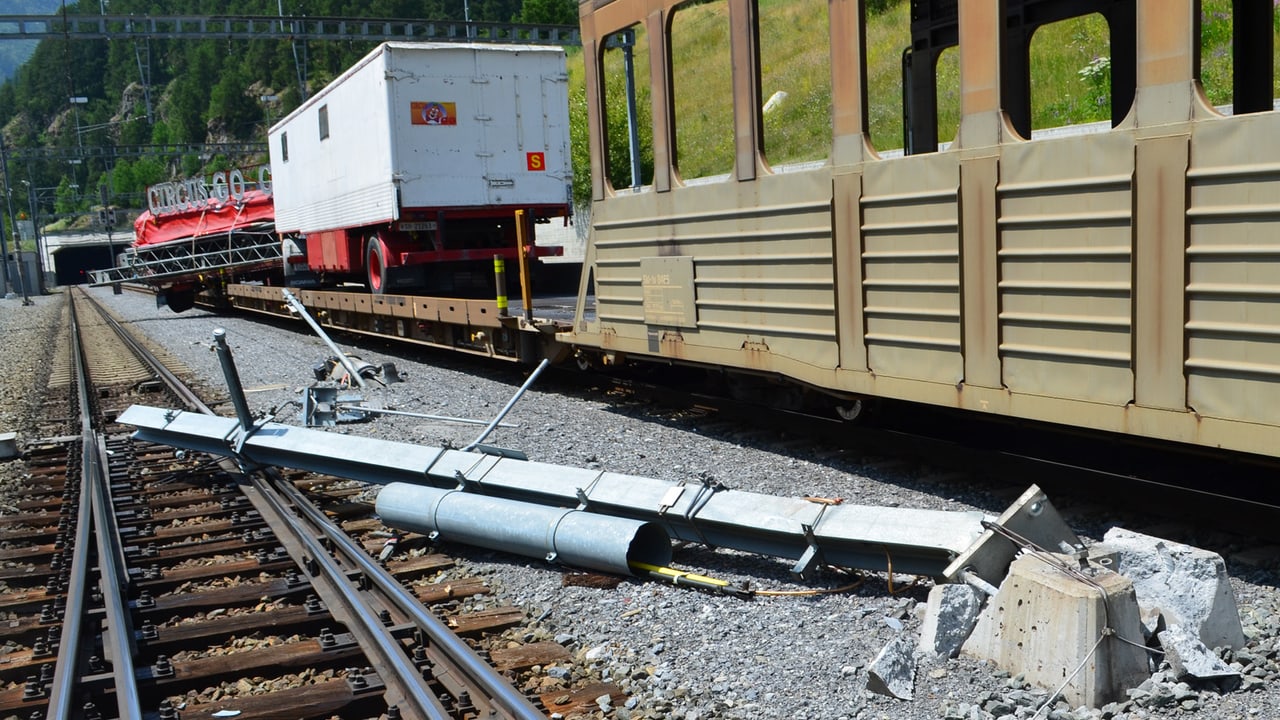 Graubünden - Betriebsunterbruch Im Vereina-Tunnel - News - SRF