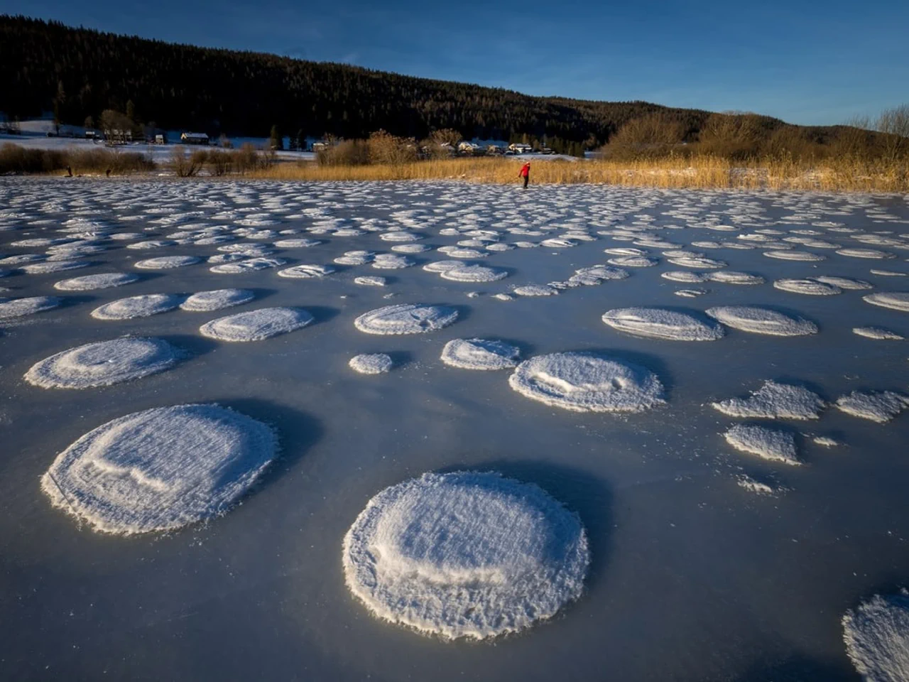 «Omeletts aus Schnee» auf See im französischen Jura