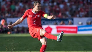 Routinier Stephan Lichtsteiner am Ball