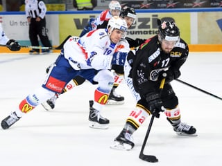 Für Lugano (mit Luca Fazzini, r.) und die ZSC Lions (mit Reto Schäppi) haben die beiden kommenden Spiele enorme Bedeutung.