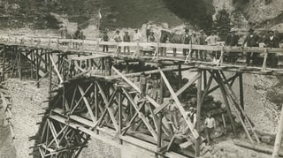 Construcziun  dal viaduct tranter Ardez e Ftan.