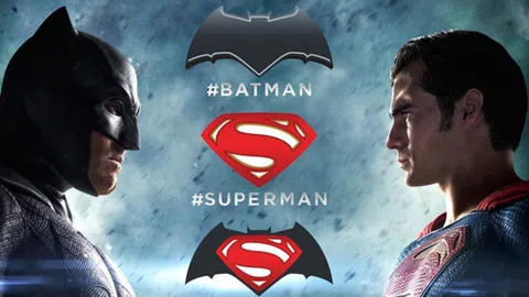 Batman steht Superman gegenüber