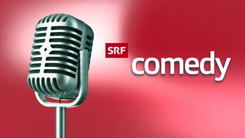 Mikrophon und Schriftzug SRF Comedy vor rotem Hintergrund