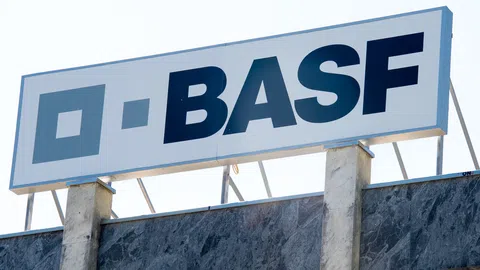 Firmenschild BASF.