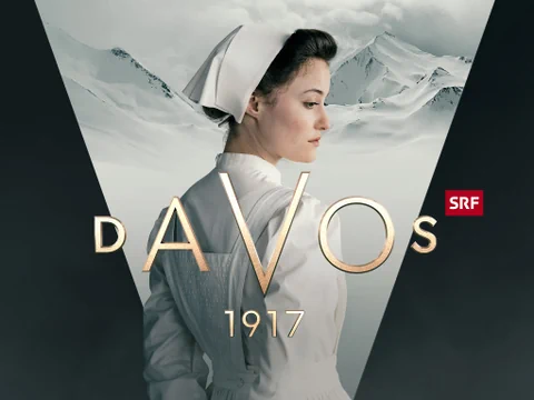 Keyvisual von Davos 1917: Eine Krankenschwester vor Bergpanorama