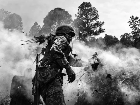 Soldaten verbrennen Opium-Felder in Guerrero (2017).