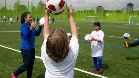 Mädchen beim Fussballtraining.