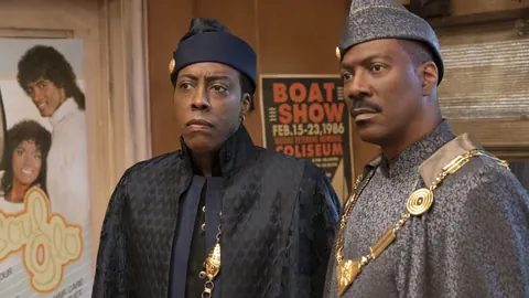 Arsenio Hall (links) und Eddie Murphy spielen noch einmal Semmi und Prinz Akeem.