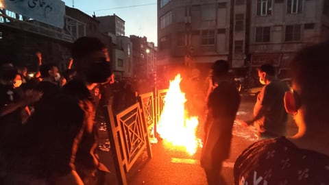 Brennende Barrikade in Teheran, Mitte September.