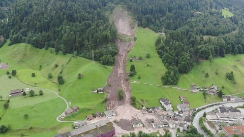 Luftaufnahme des Erdrutsches von Schwanden.