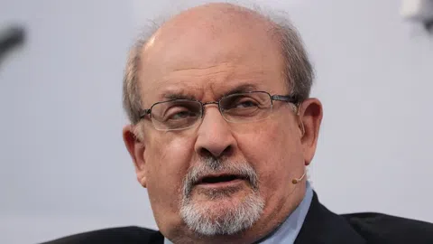 Portrait von Rushdie