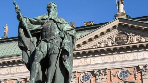 Gustavo Erici Statue vor Palast in Stockhiolm