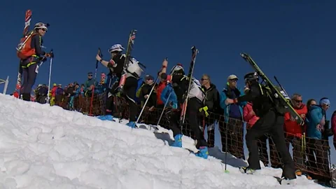 Dreier-Patrouille beim Aufstieg