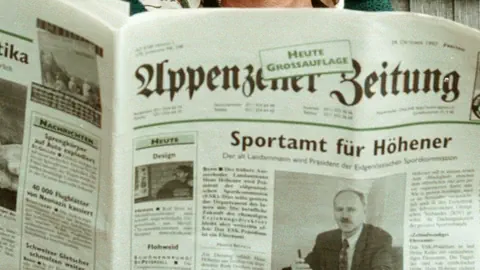 Eine aufgeschlagene Zeitung.