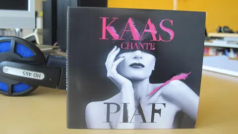 CD Cover von «Kaas Chante Piaf»