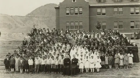 Eine Archivaufnahme der Schule von 1937.