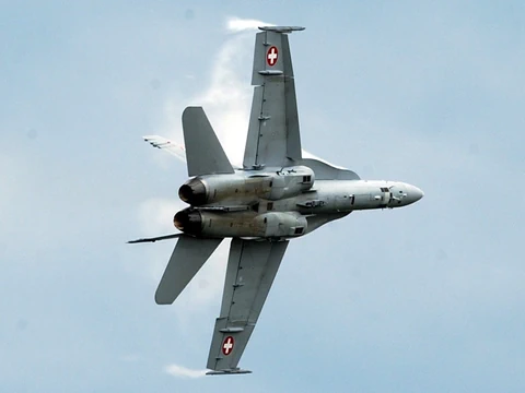 Ein F/A-18-Kampfjet der Schweizer Armee.