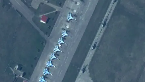 Russische Kampfjets im Grenzgebiet zur Ukraine.