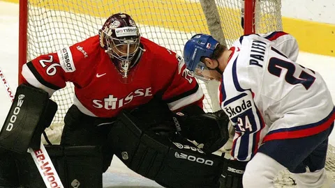 WM 2005: Zigmund Palffy im Duell mit Martin Gerber.