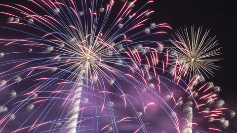 Feuerwerk am Nachthimmel.