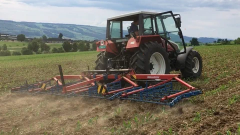 Traktor auf Feld