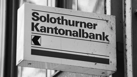 Ein Schild mit der Aufschrift Solothurner Kantonalbank