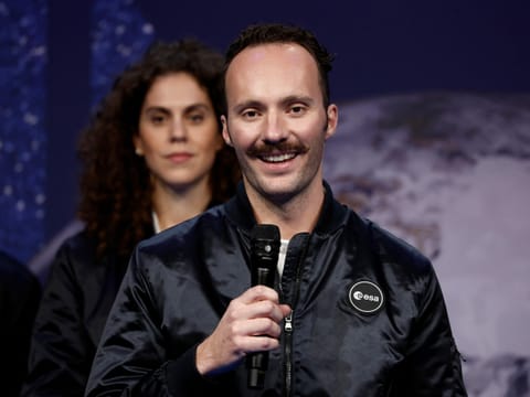 Personal Für Raumfahrt - Der Neue Schweizer Astronaut Heisst Marco ...