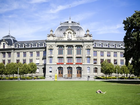 Hauptgebäude der Uni Bern.