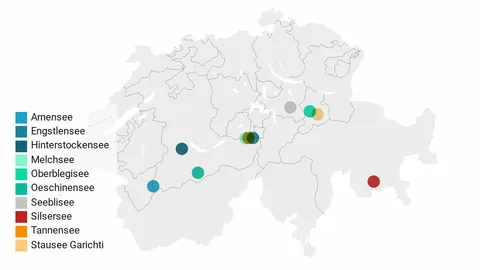 Karte der Schweiz mit Einträgen der Bergseen, auf denen Eisfischen erlaubt ist.