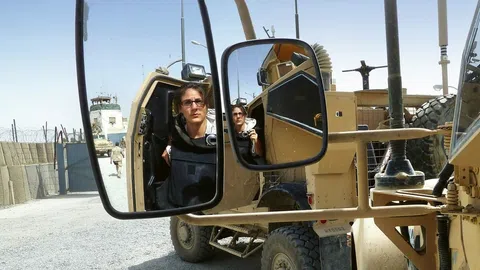 SRF-Korrespondentin Karin Wenger in Afghanistan, April 2011. 