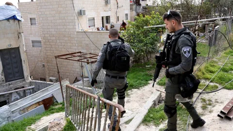 Das Haus der Familie des Attentäters in Ost-Jerusalem auf eine Synagoge wurde abgeriegelt.