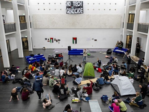 Am Dienstag besetzten Studierende eine Halle an der EPFL.