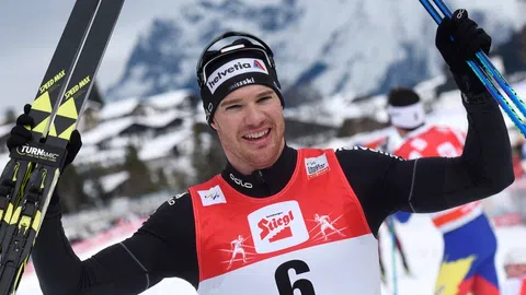 Dario Cologna lacht