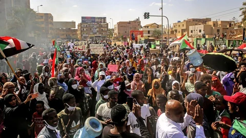 Protestierende am Samstag in der sudanesischen Hauptstadt Khartum. 