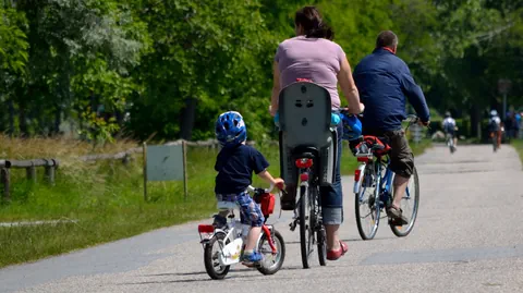 Mädchen auf Velo