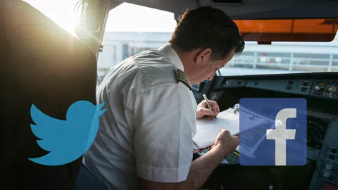 Ein Pilot sitzt im Cockpit.