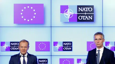 EU-Ratspräsident Donald Tusk und Nato-Generalsekretär Jens Stoltenberg diskutieren am Gipfel.