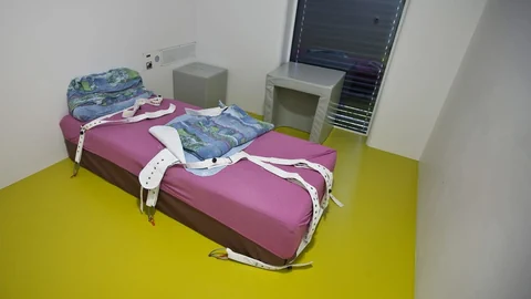 Das Bild aus dem Jahr 2009 zeigt eine 5-Punkt-Fixierung in einer Zelle am Psychiatriezentrum Rheinau ZH