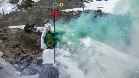 Zürcher Böögg auf der Teufelsbrücke